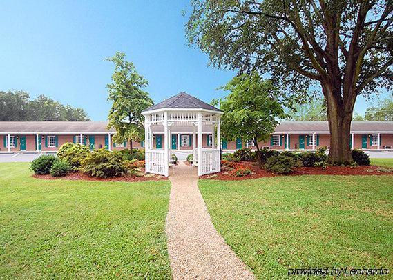 Ambassador Motel